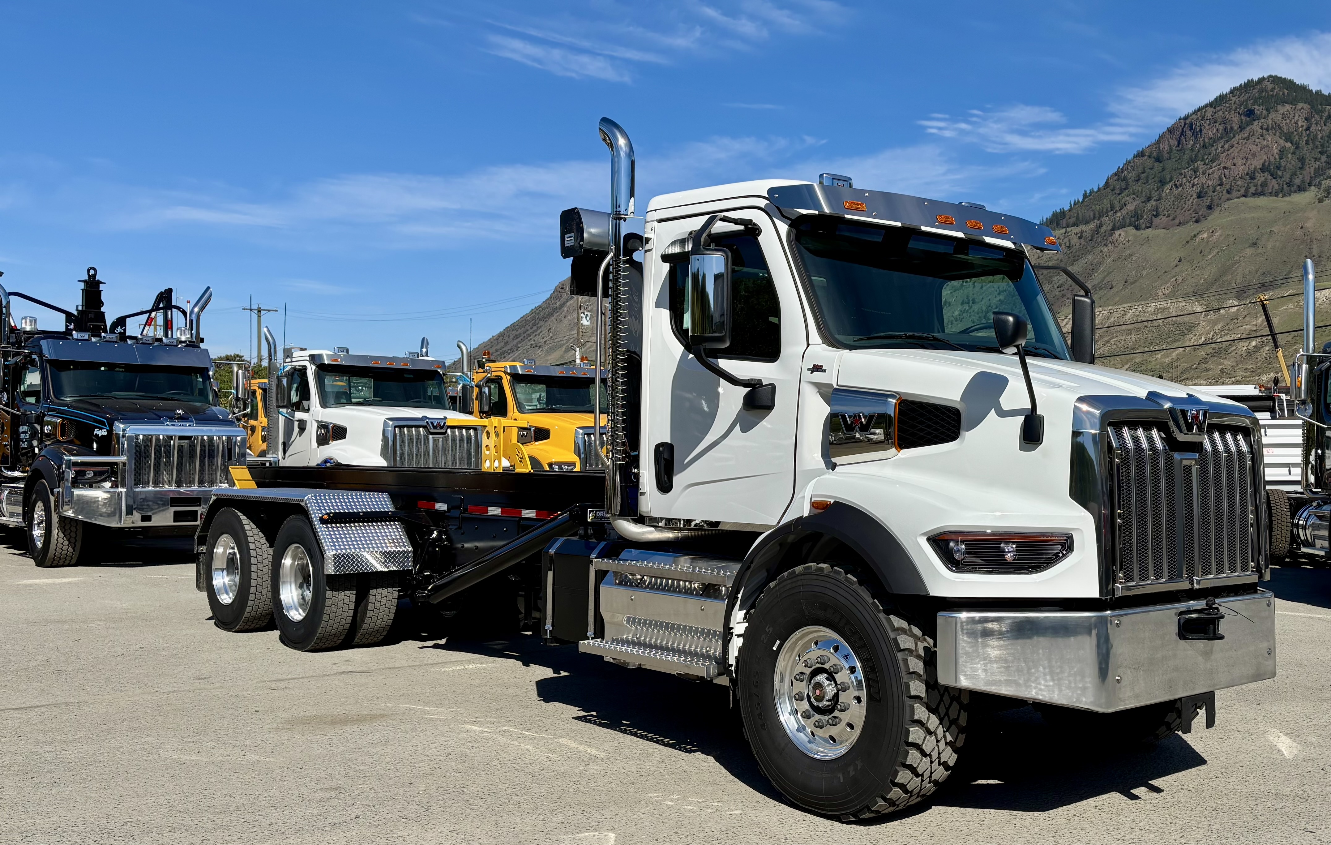 2025 Western Star 47XSB Day Cab #VT0800N