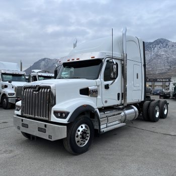 2025 Western Star 49XSF 072" Sleeper #WB7907N