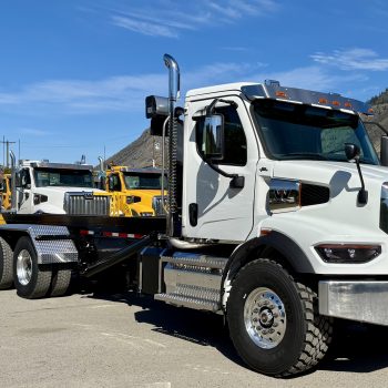 2025 Western Star 47XSB Day Cab #WB8832N