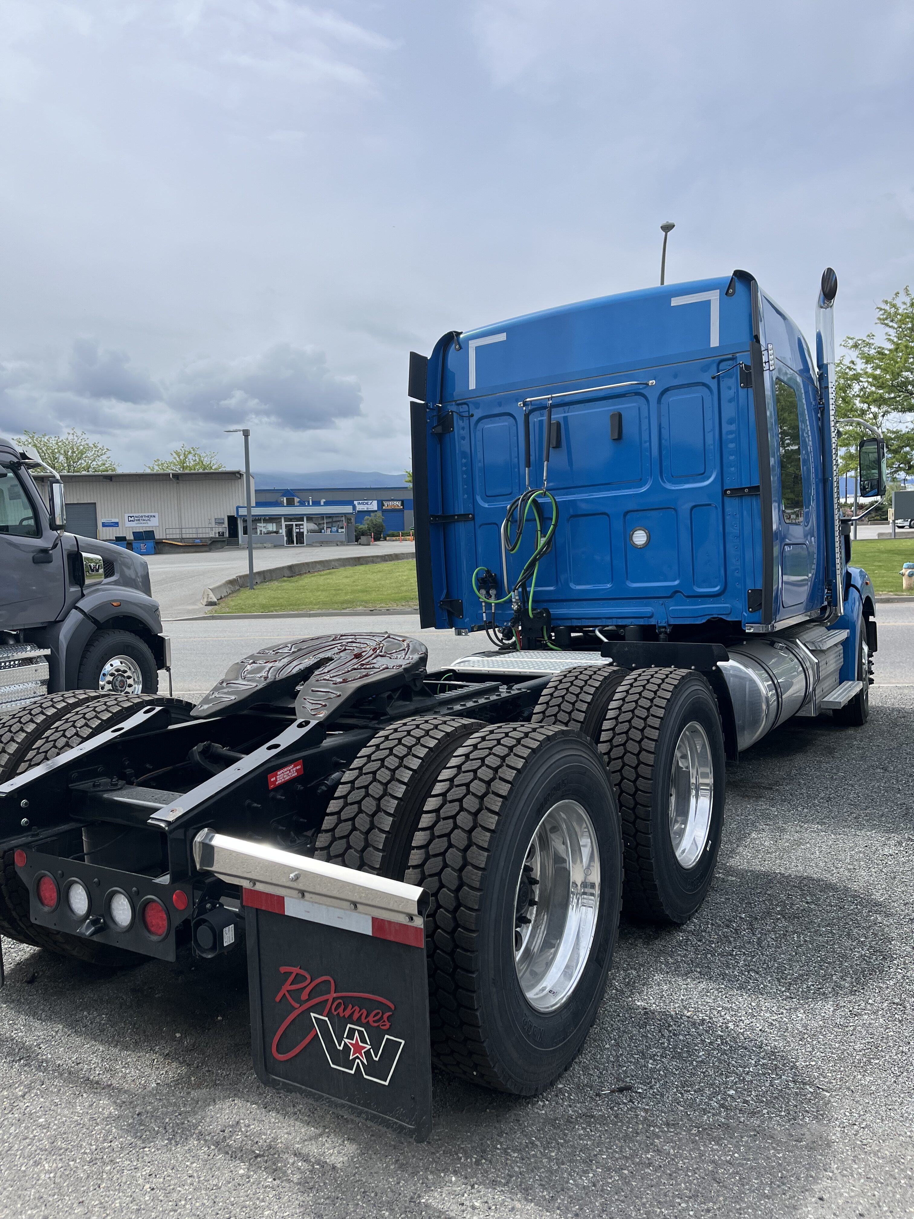 2025 Western Star 49X 072" Sleeper #WE2511N