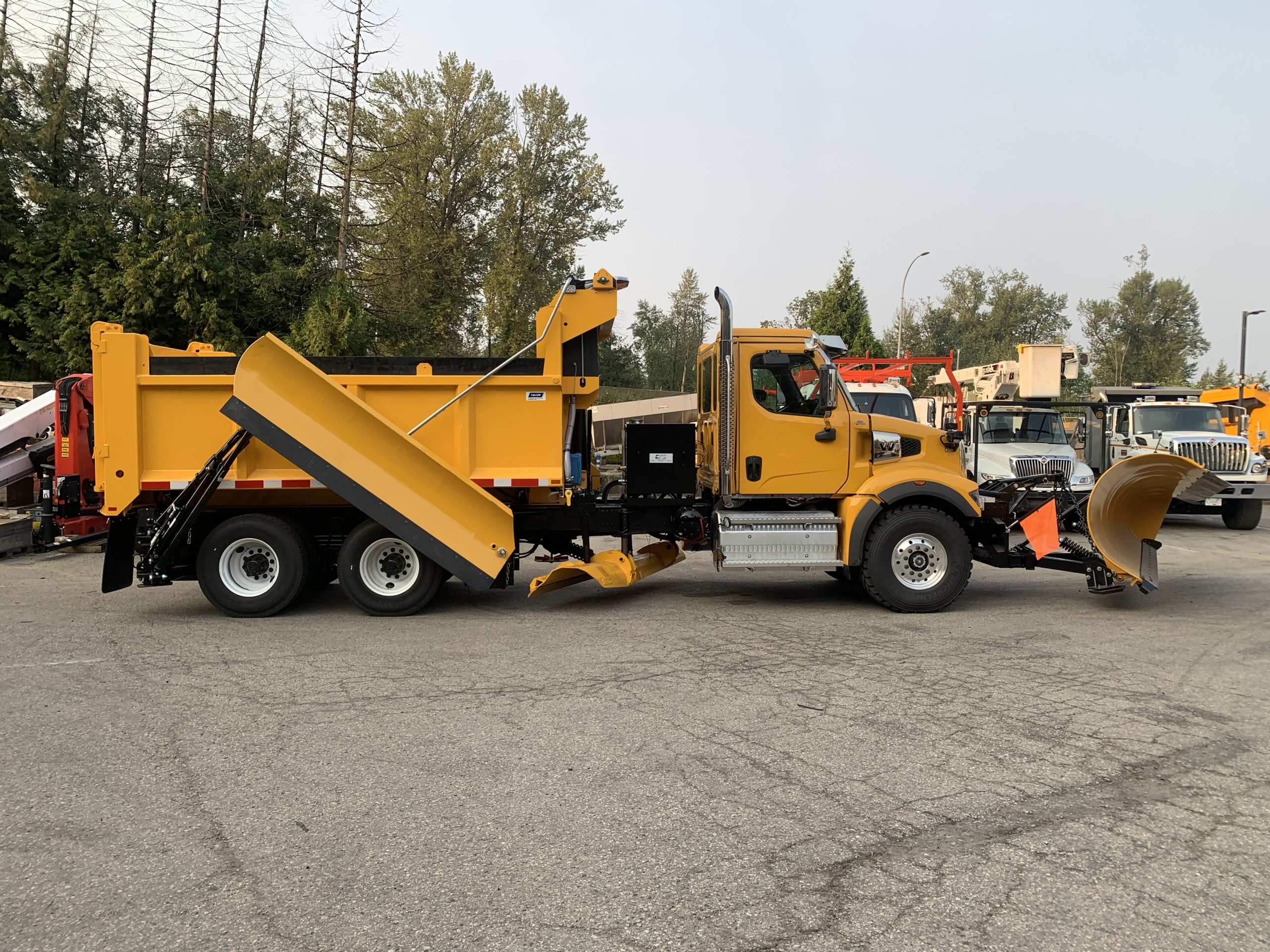 2025 Western Star 47XSB Day Cab #WB7895N