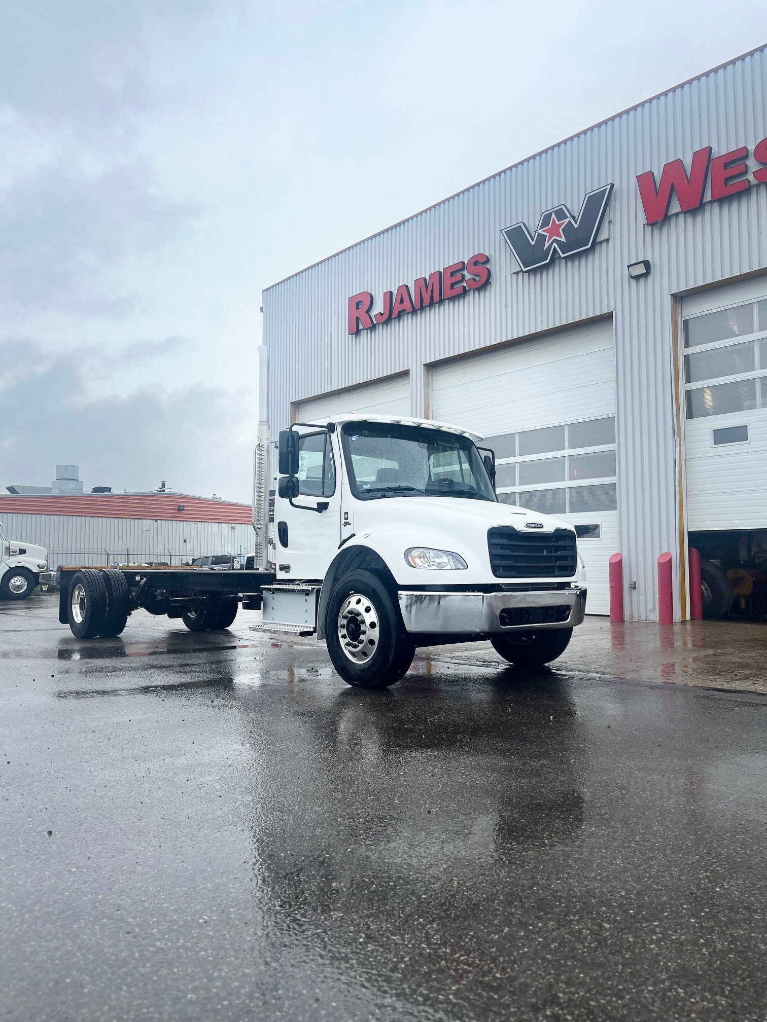 2026 Freightliner M2 106 Day Cab #WJ7371N