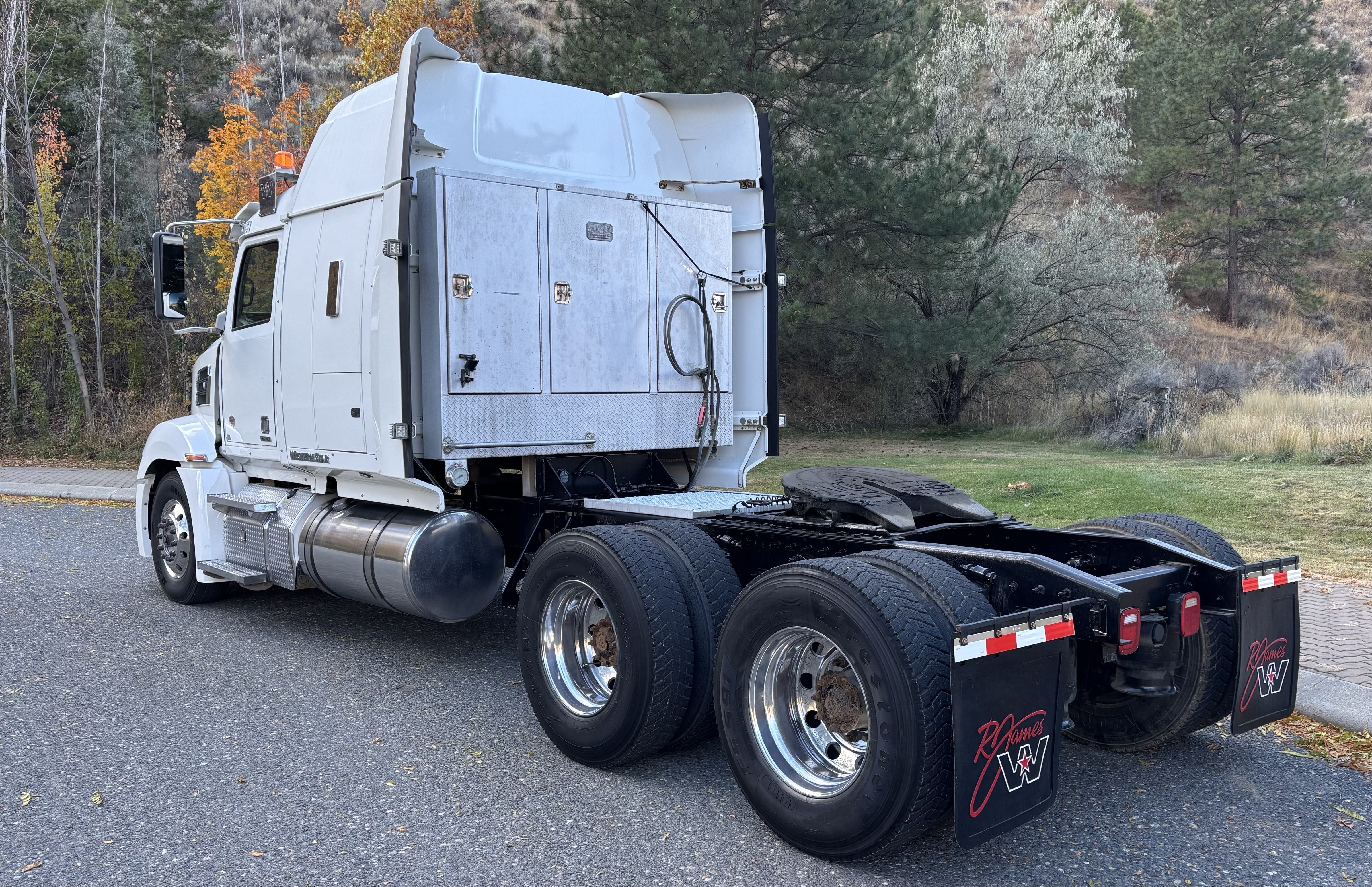 2021 Western Star 5700XE 068" Sleeper #MU3724L