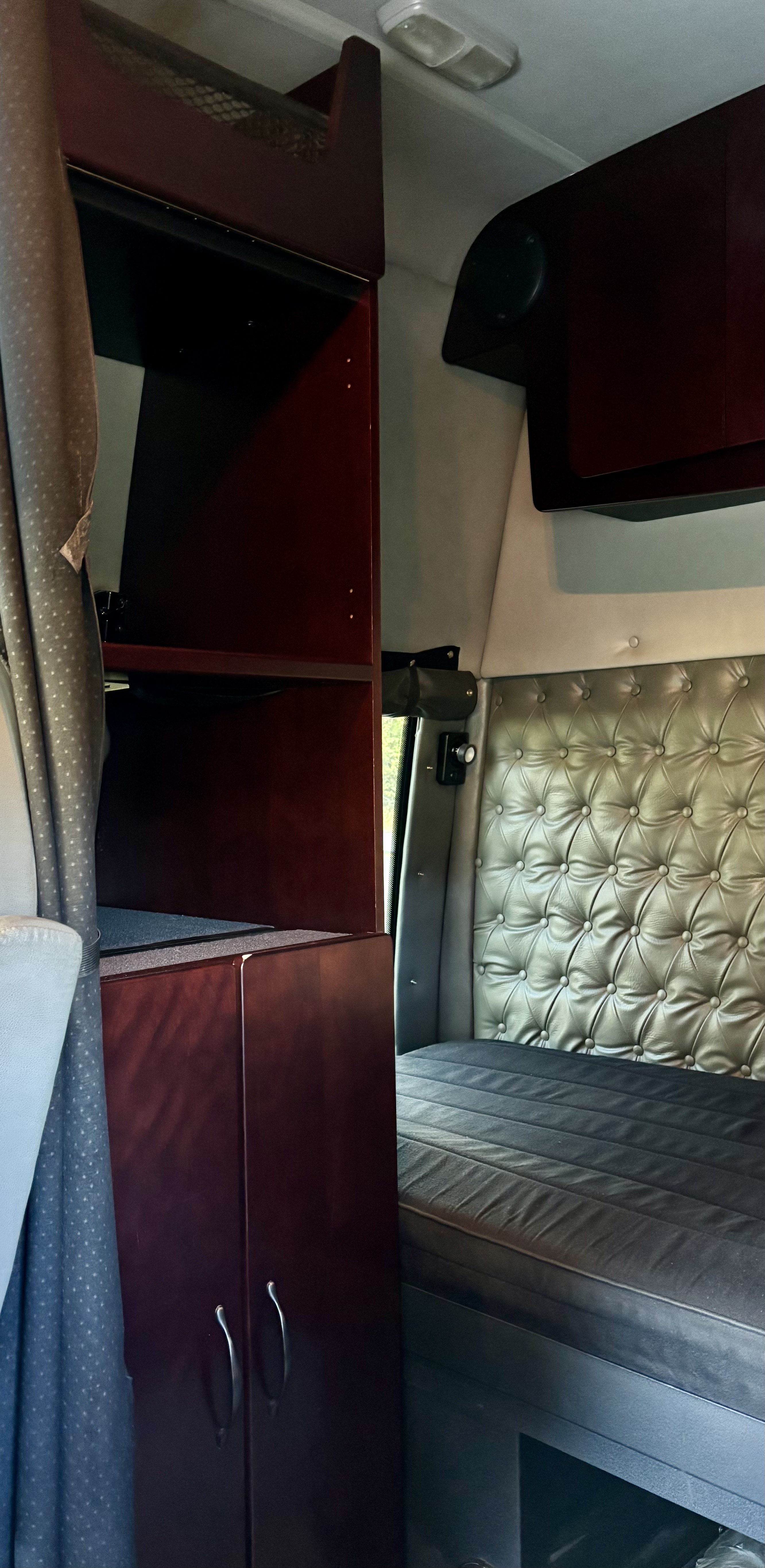 2021 Western Star 5700XE 068" Sleeper #MU3724L