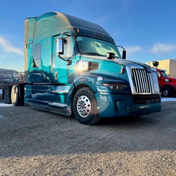 2025 Western Star 57X 072" Sleeper #WF0759N