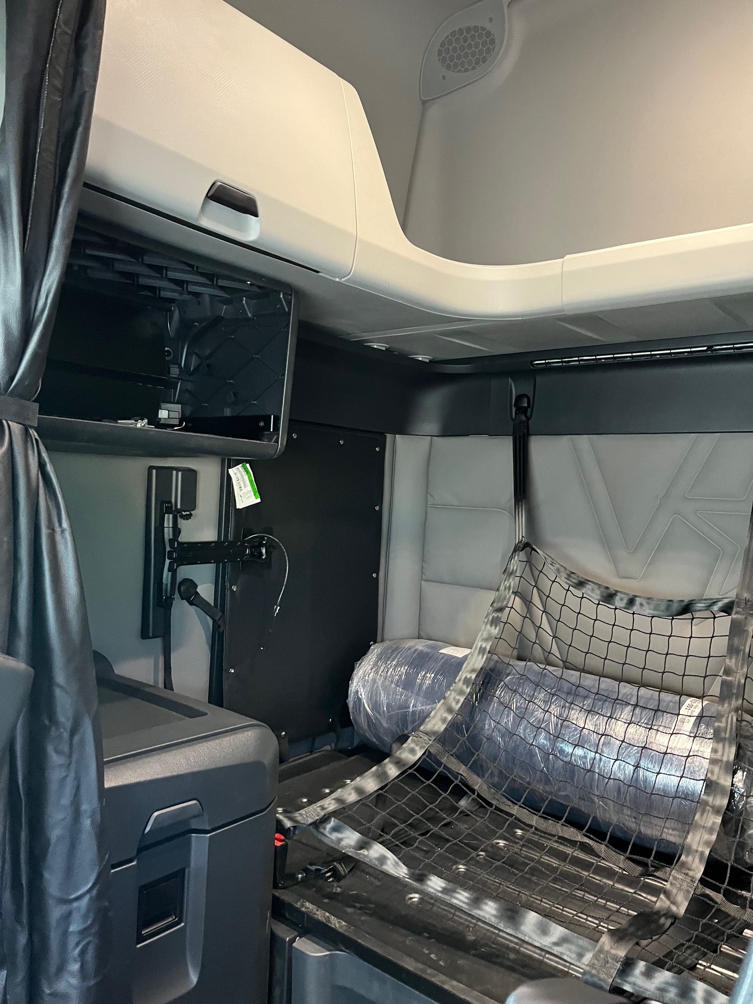 2025 Western Star 57X 072" Sleeper #WF0759N