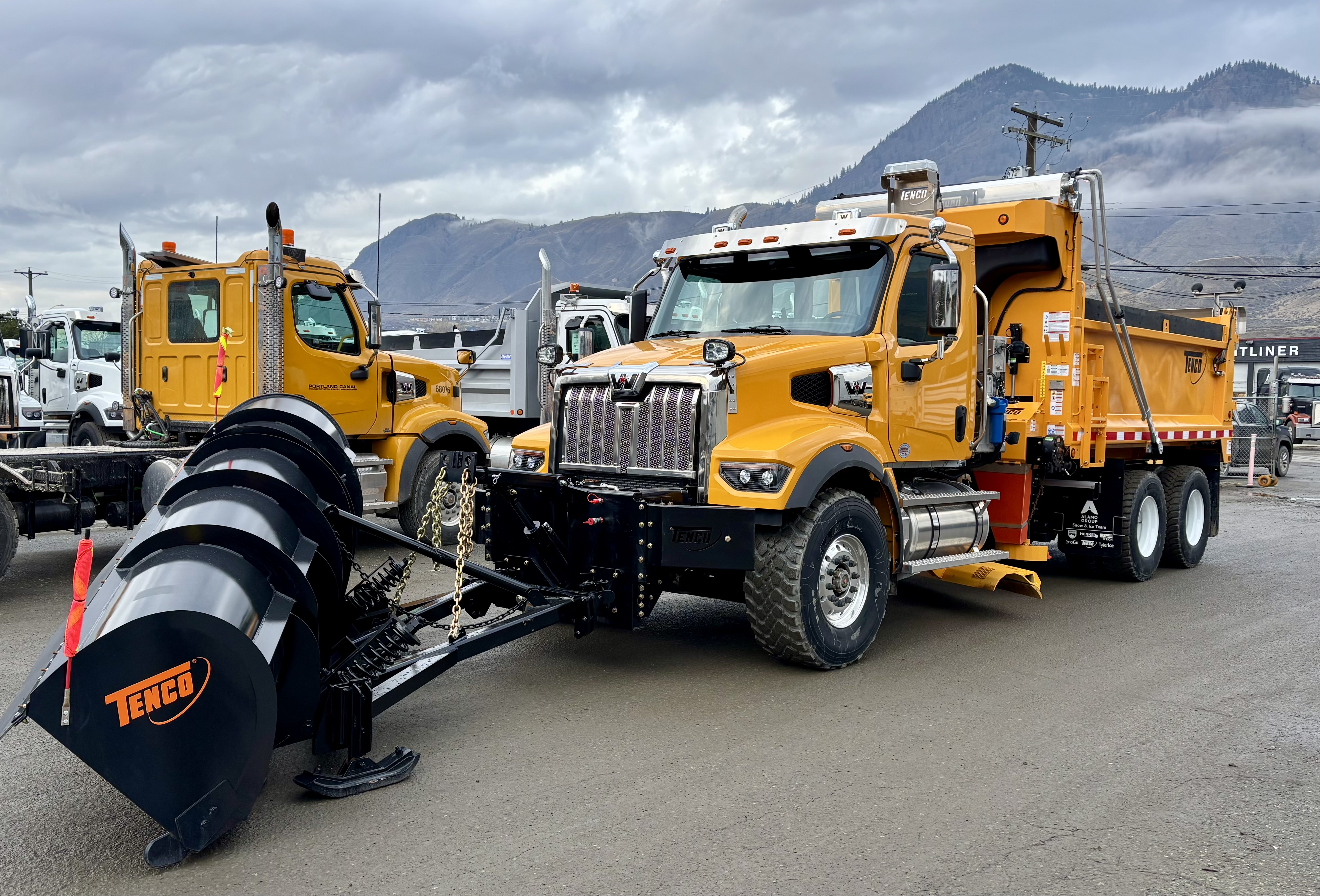 2025 Western Star 47X Day Cab #WD2260N