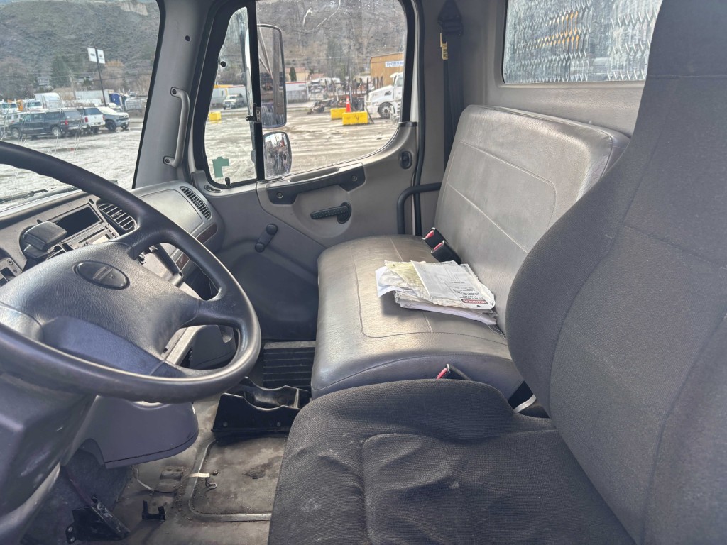 2010 FREIGHTLINER M2 DAY CAB" DAY CAB #AU2701C