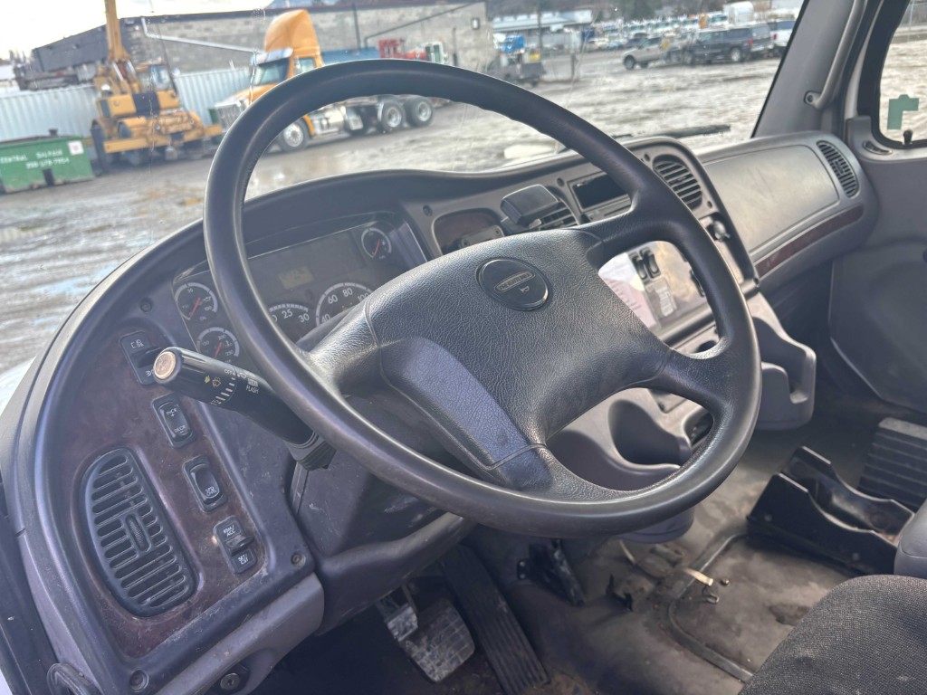 2010 FREIGHTLINER M2 DAY CAB" DAY CAB #AU2701C