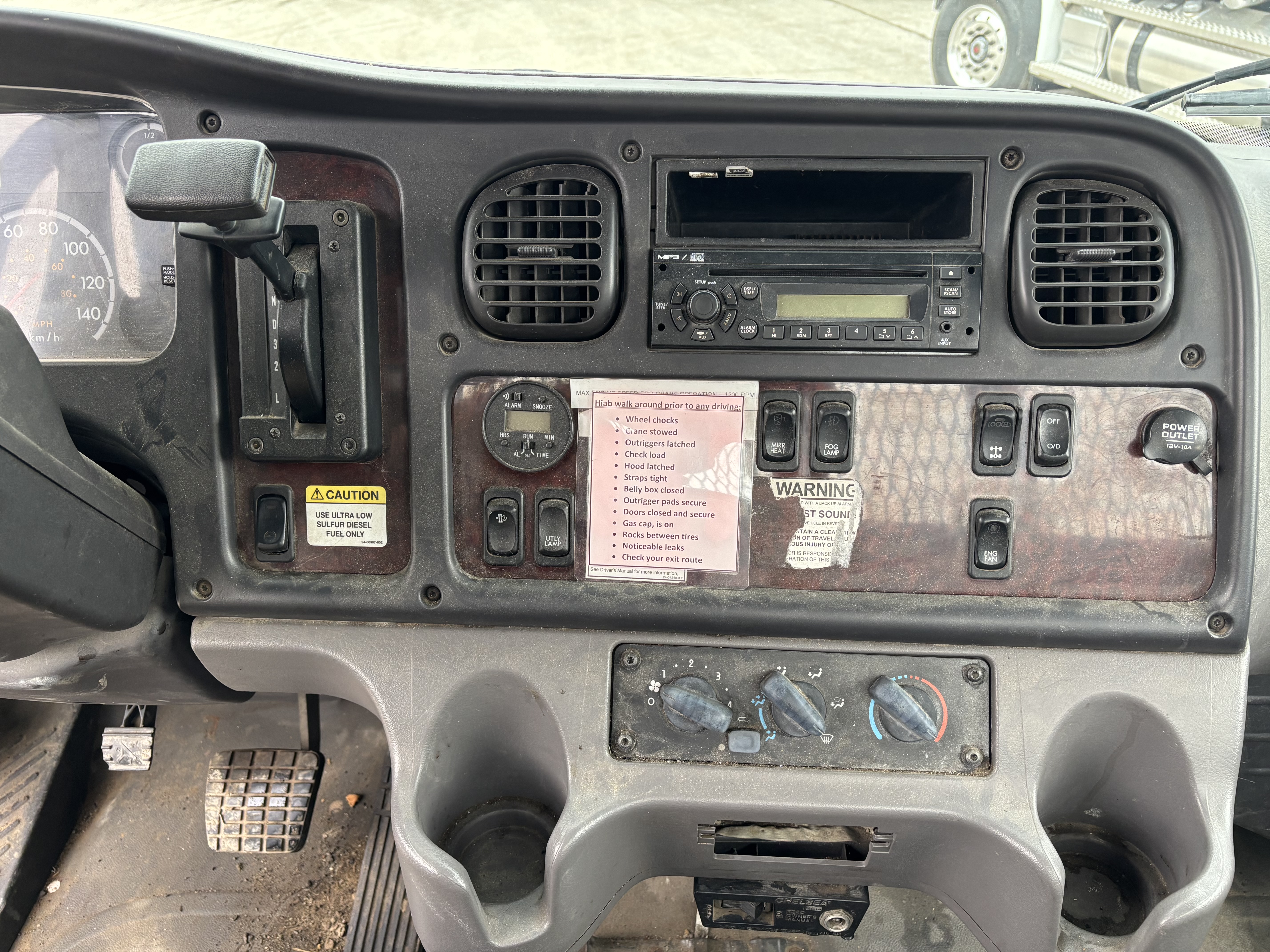 2010 FREIGHTLINER M2 DAY CAB" DAY CAB #AU2701C