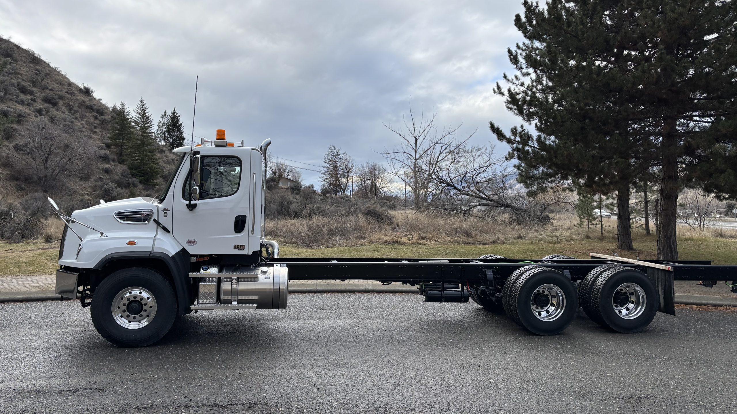 2026 FREIGHTLINER 114SD DAY CAB" DAY CAB #WF7035N