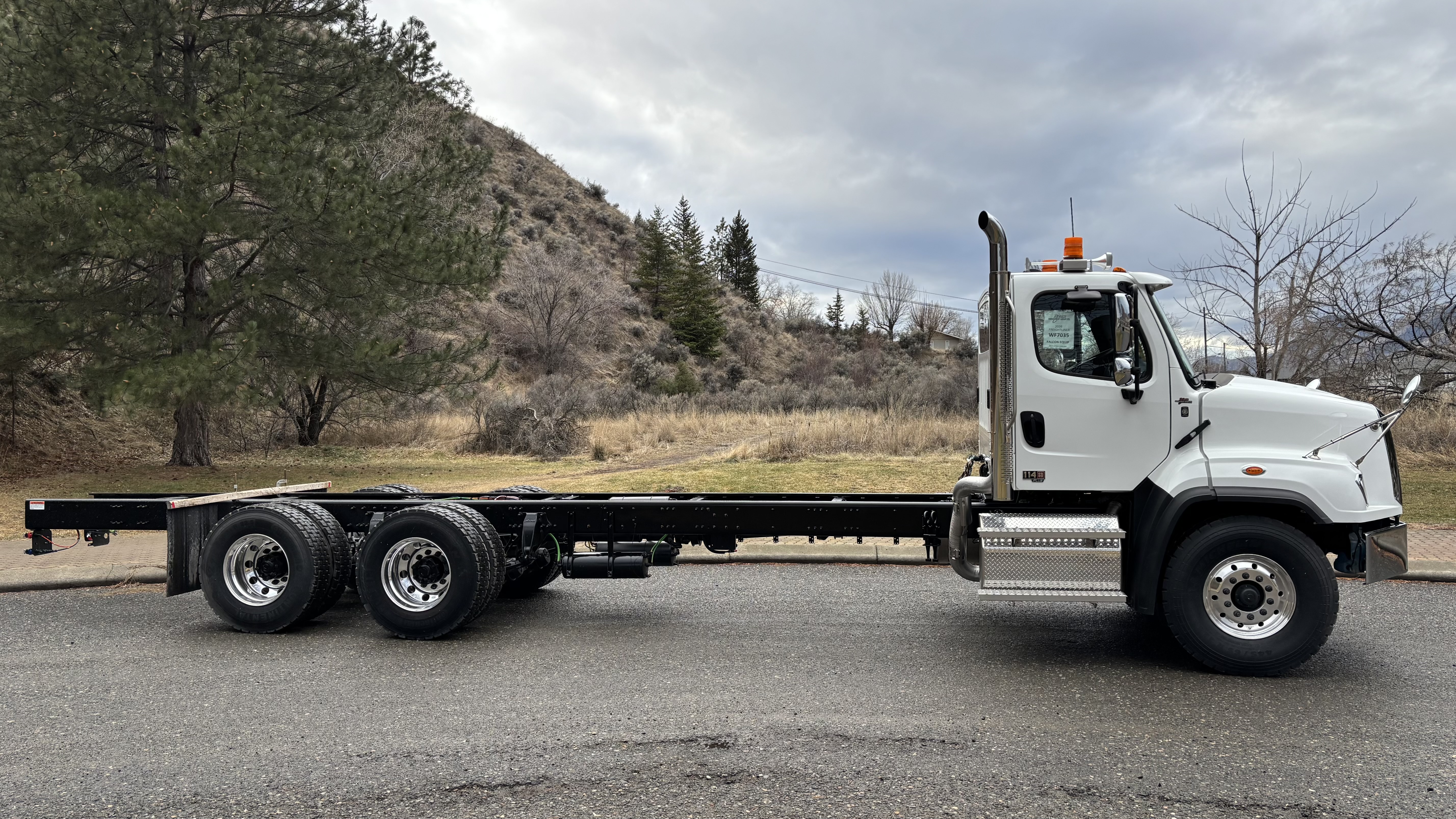 2026 FREIGHTLINER 114SD DAY CAB" DAY CAB #WF7035N