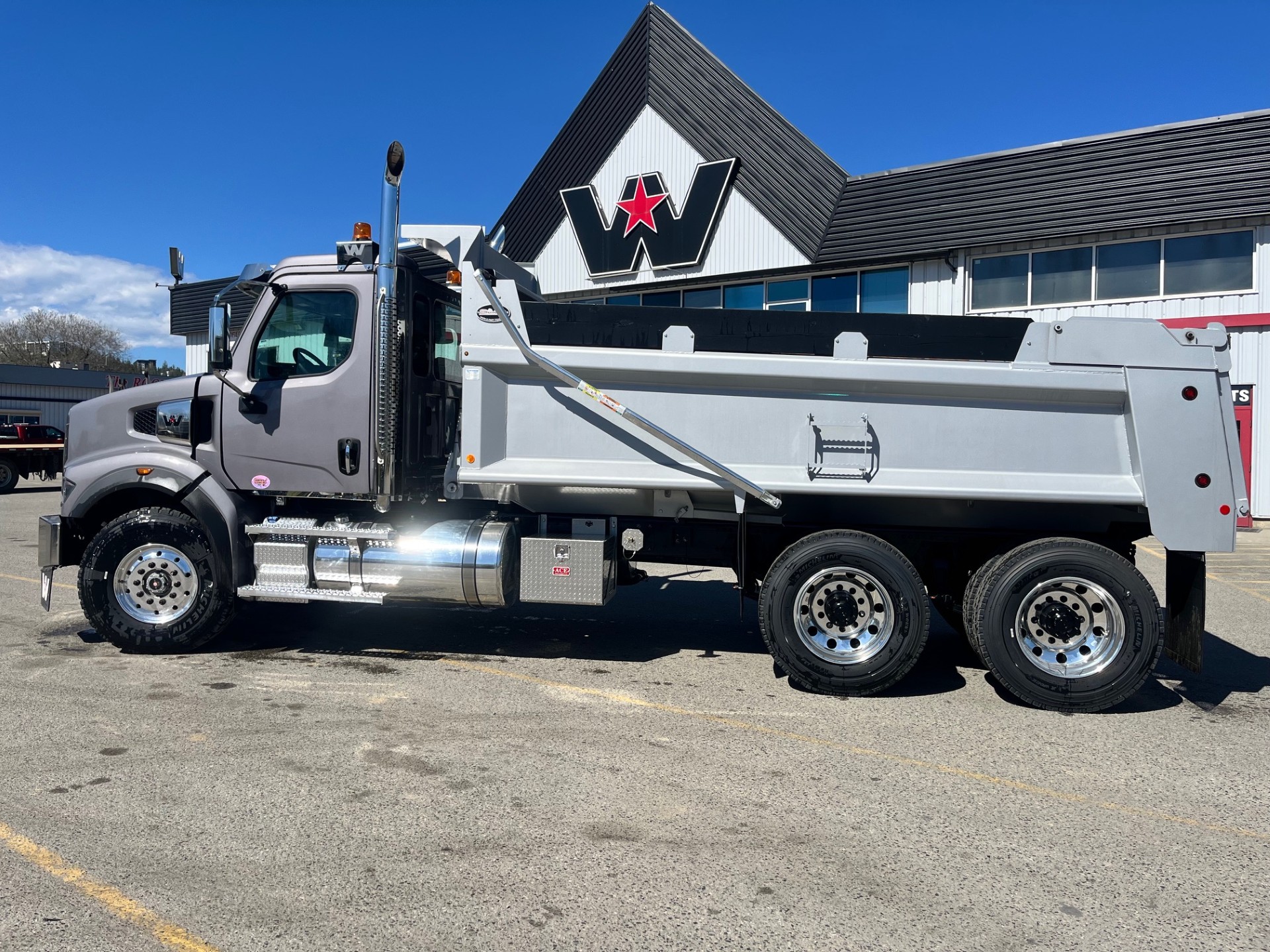 2026 WESTERN STAR 49XSB DAY CAB" DAY CAB #WL3510N
