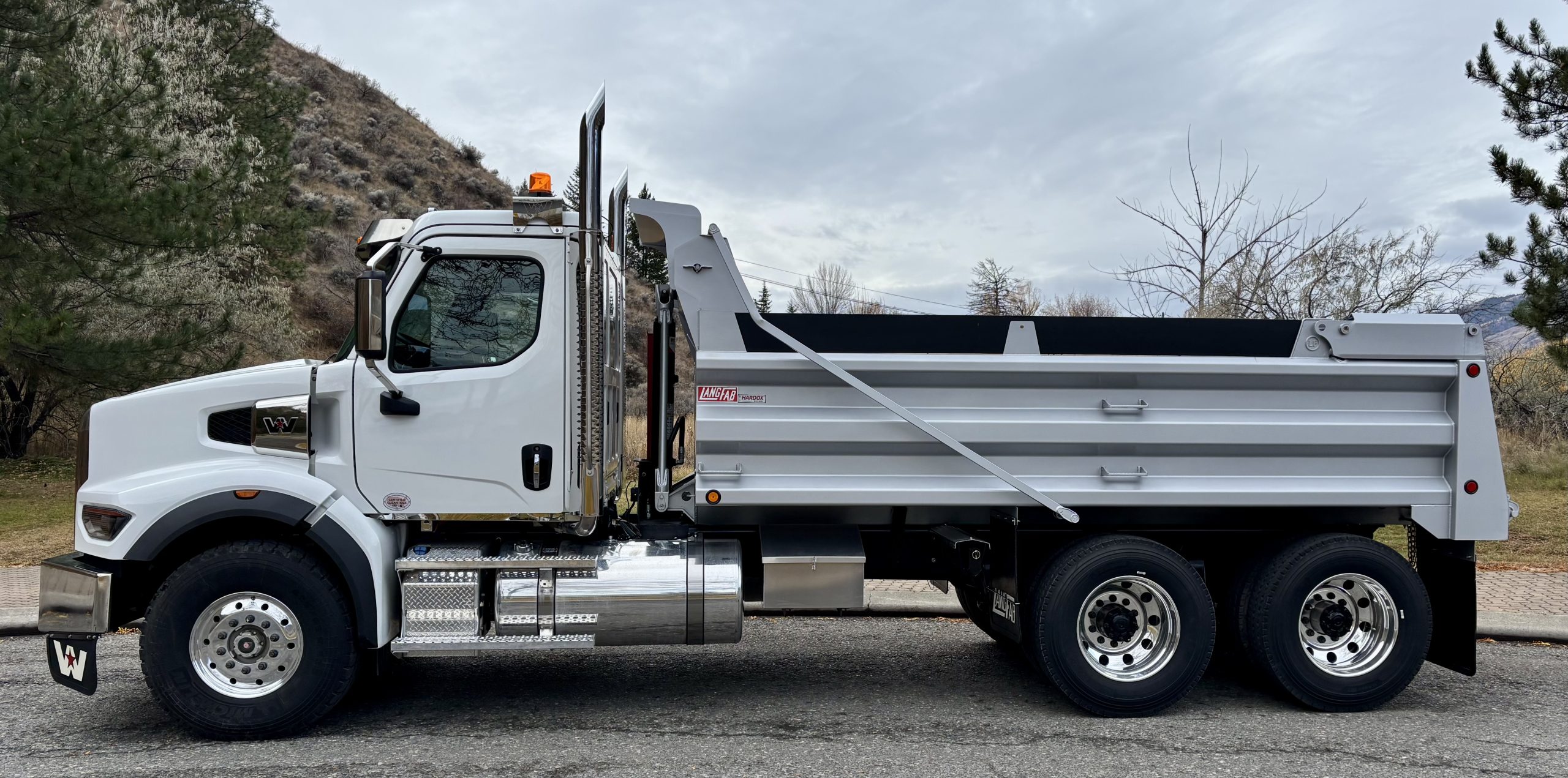 2026 WESTERN STAR 49XSB DAY CAB" DAY CAB #WL3511N