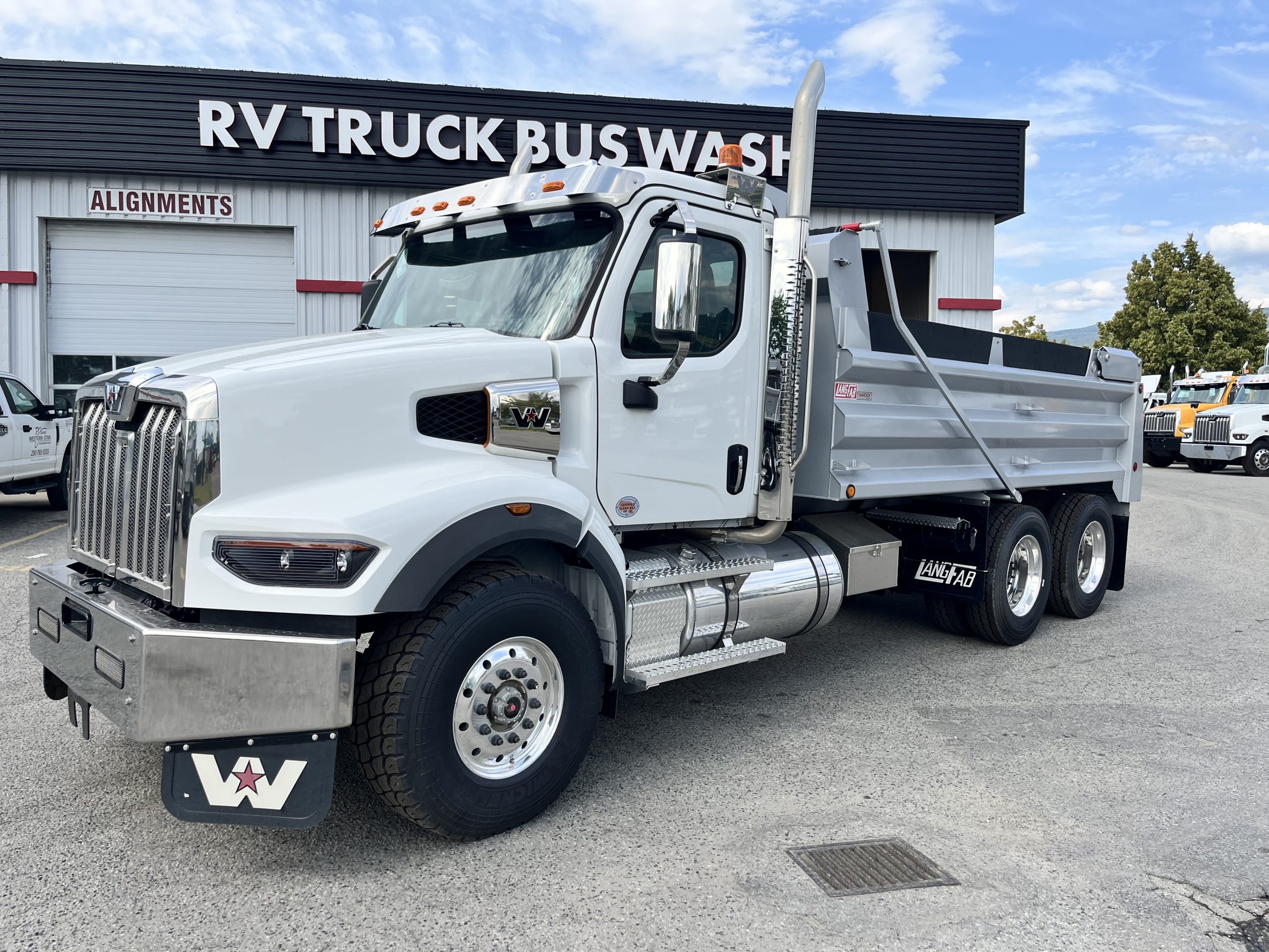 2026 WESTERN STAR 49XSB DAY CAB" DAY CAB #WL5143N