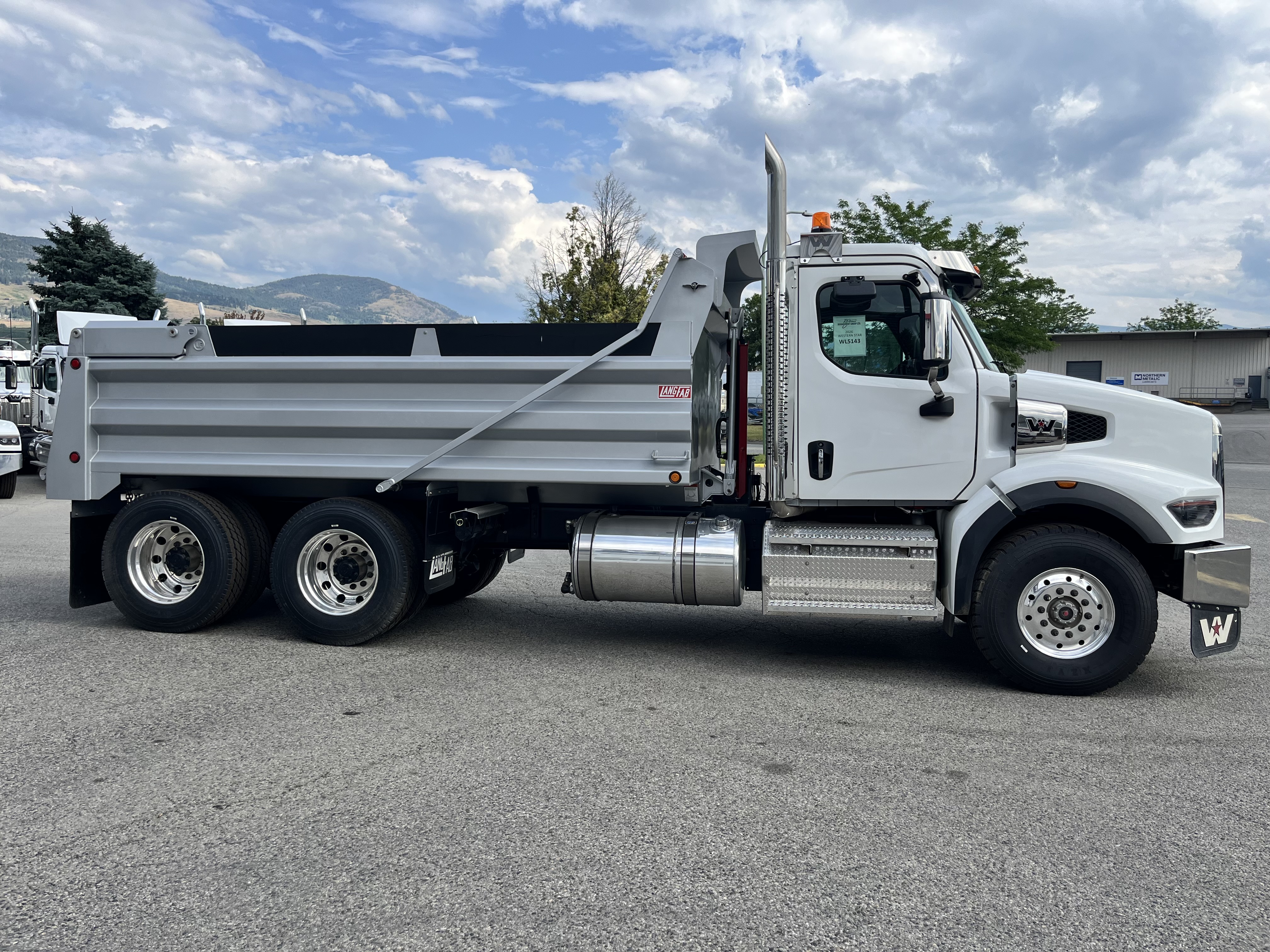 2026 WESTERN STAR 49XSB DAY CAB" DAY CAB #WL5143N