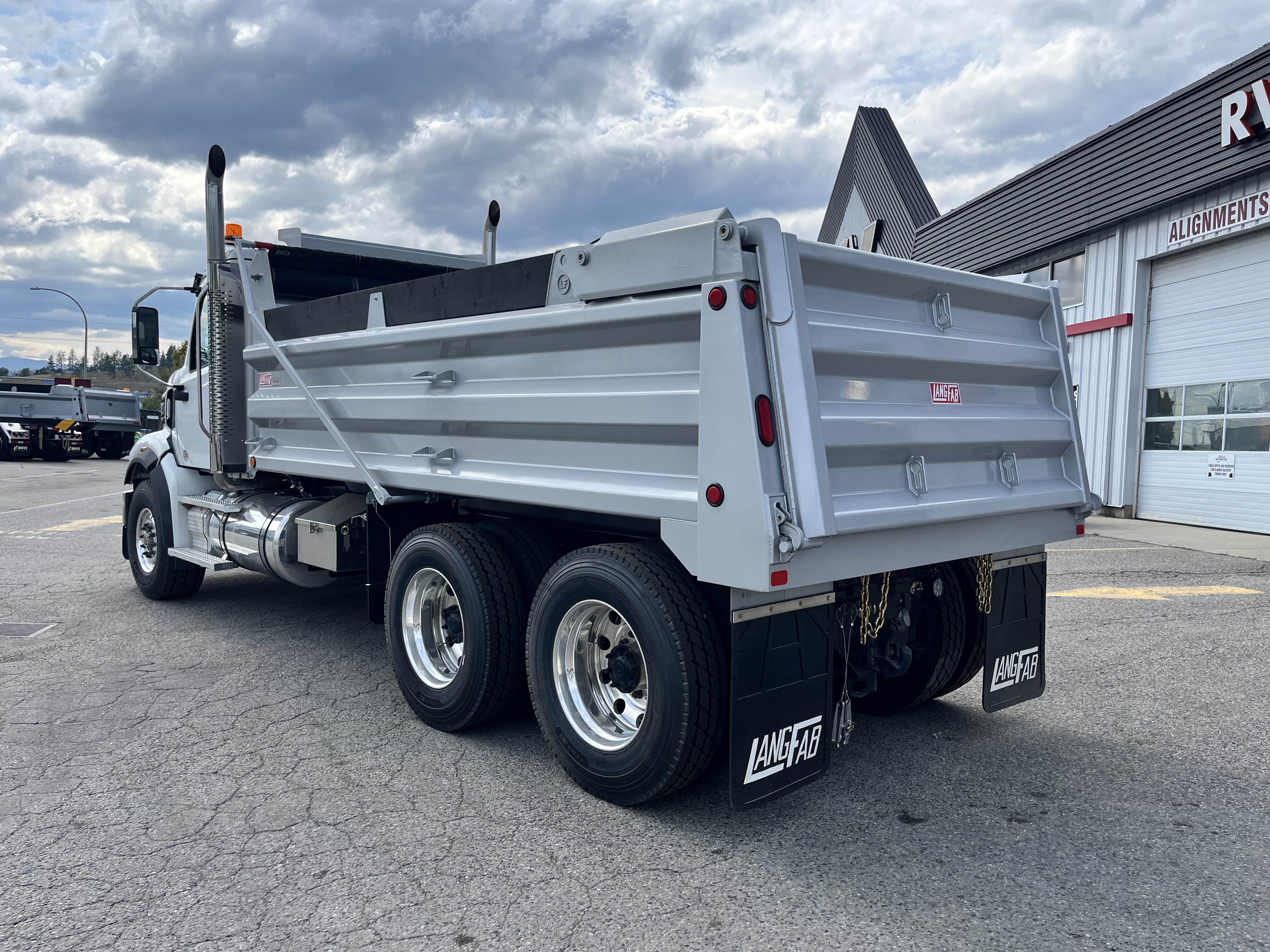 2026 WESTERN STAR 49XSB DAY CAB" DAY CAB #WL5143N