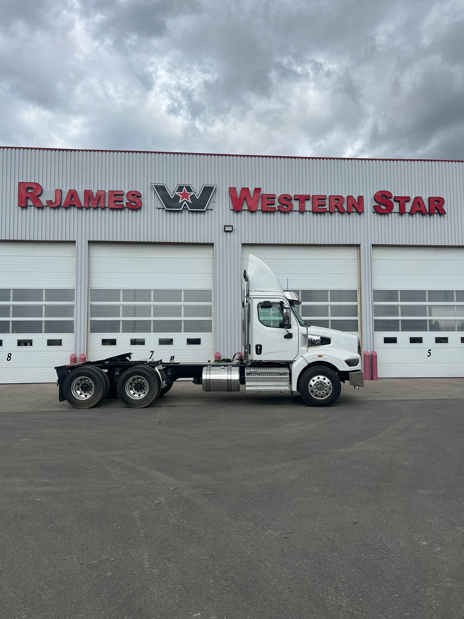 2026 WESTERN STAR 49X DAY CAB" DAY CAB #WL5895N