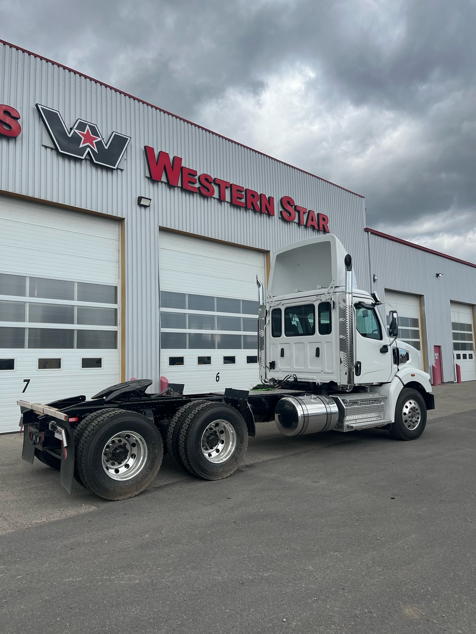 2026 WESTERN STAR 49X DAY CAB" DAY CAB #WL5895N