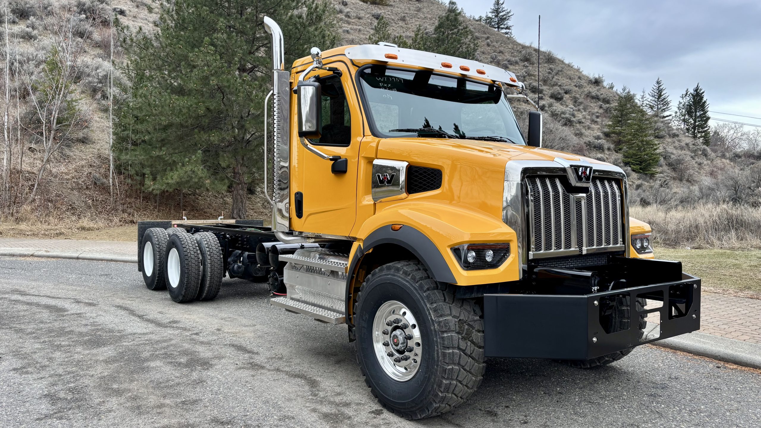 2026 WESTERN STAR 47X DAY CAB" DAY CAB #WT7959N