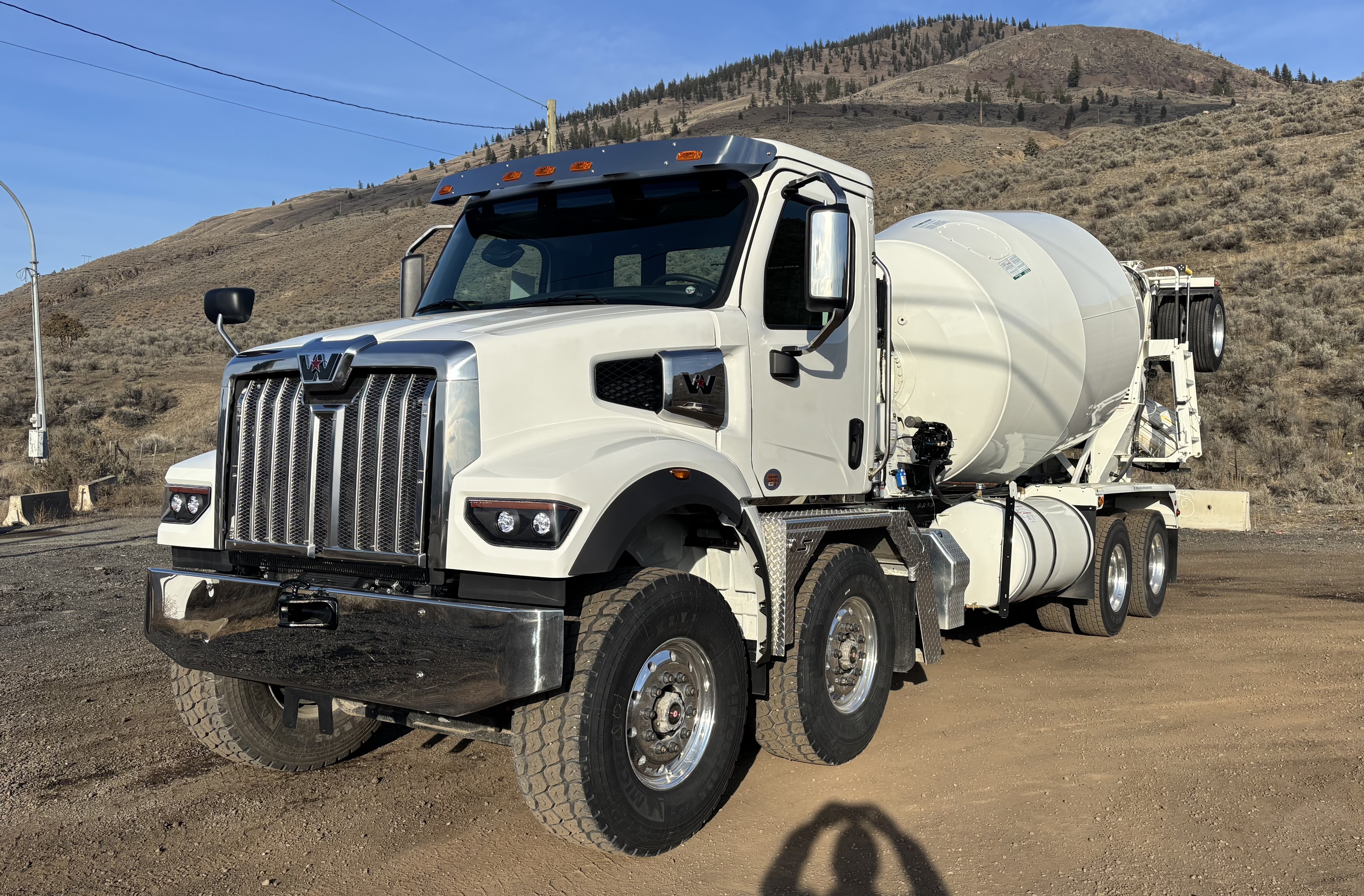 2026 WESTERN STAR 47XSF DAY CAB" DAY CAB #WT9272N