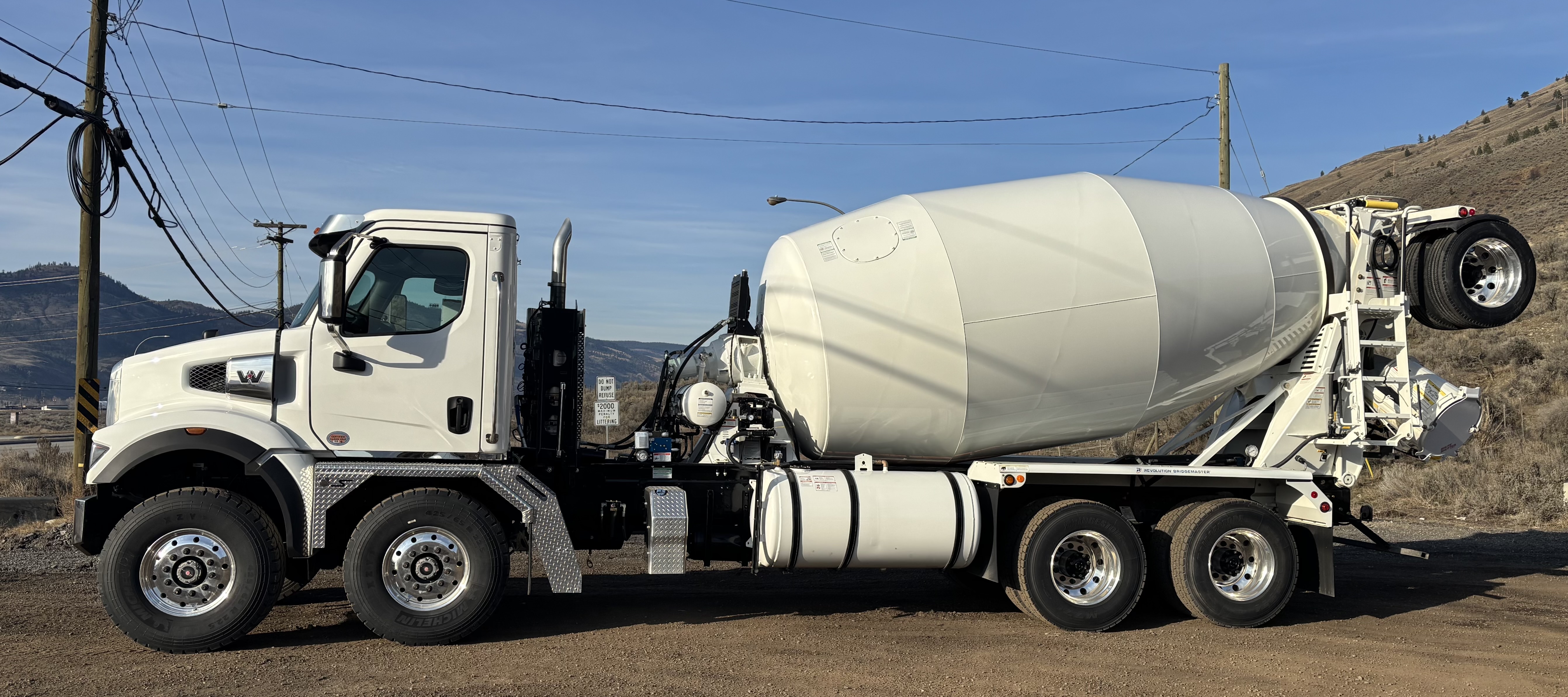 2026 WESTERN STAR 47XSF DAY CAB" DAY CAB #WT9272N