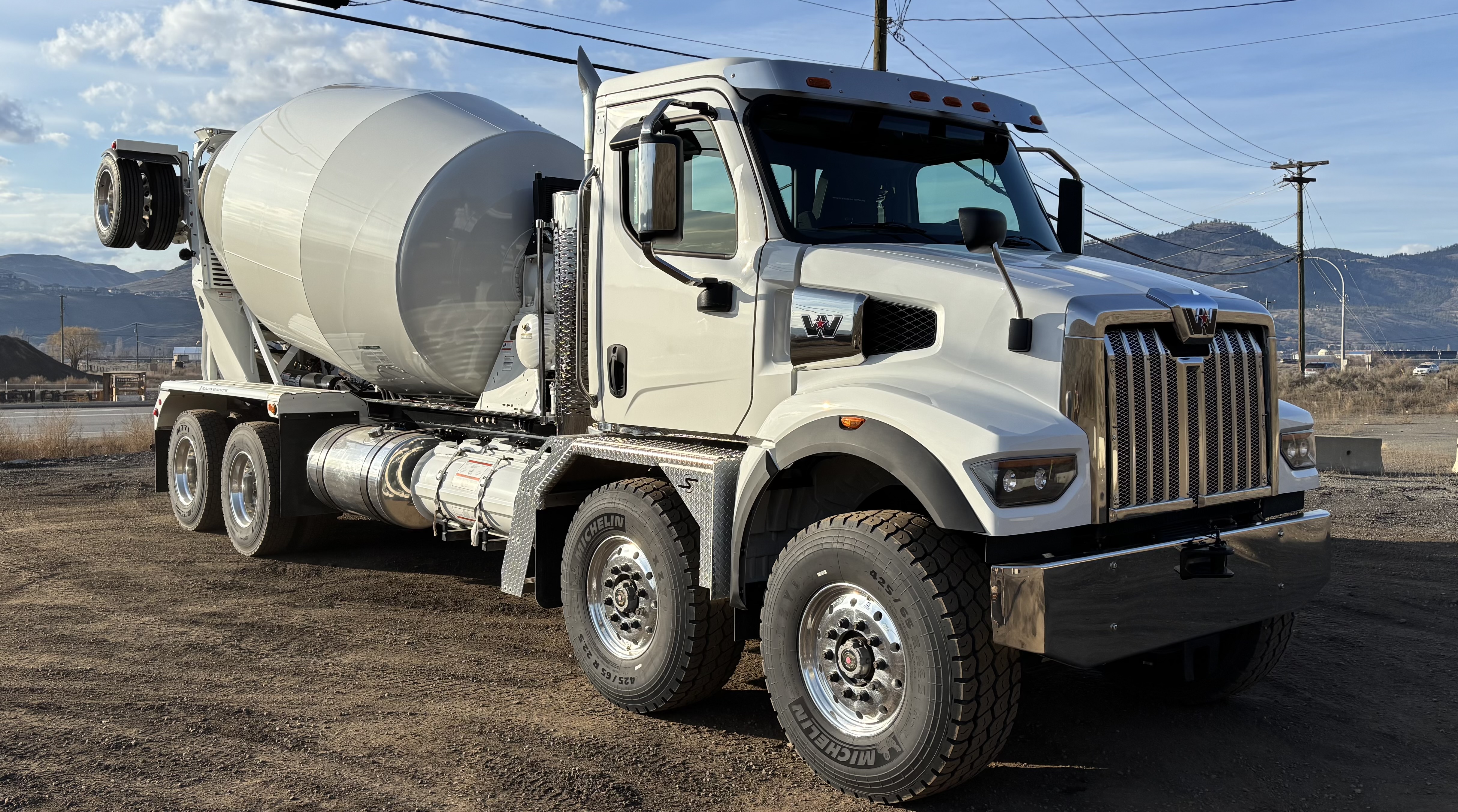 2026 WESTERN STAR 47XSF DAY CAB" DAY CAB #WT9272N