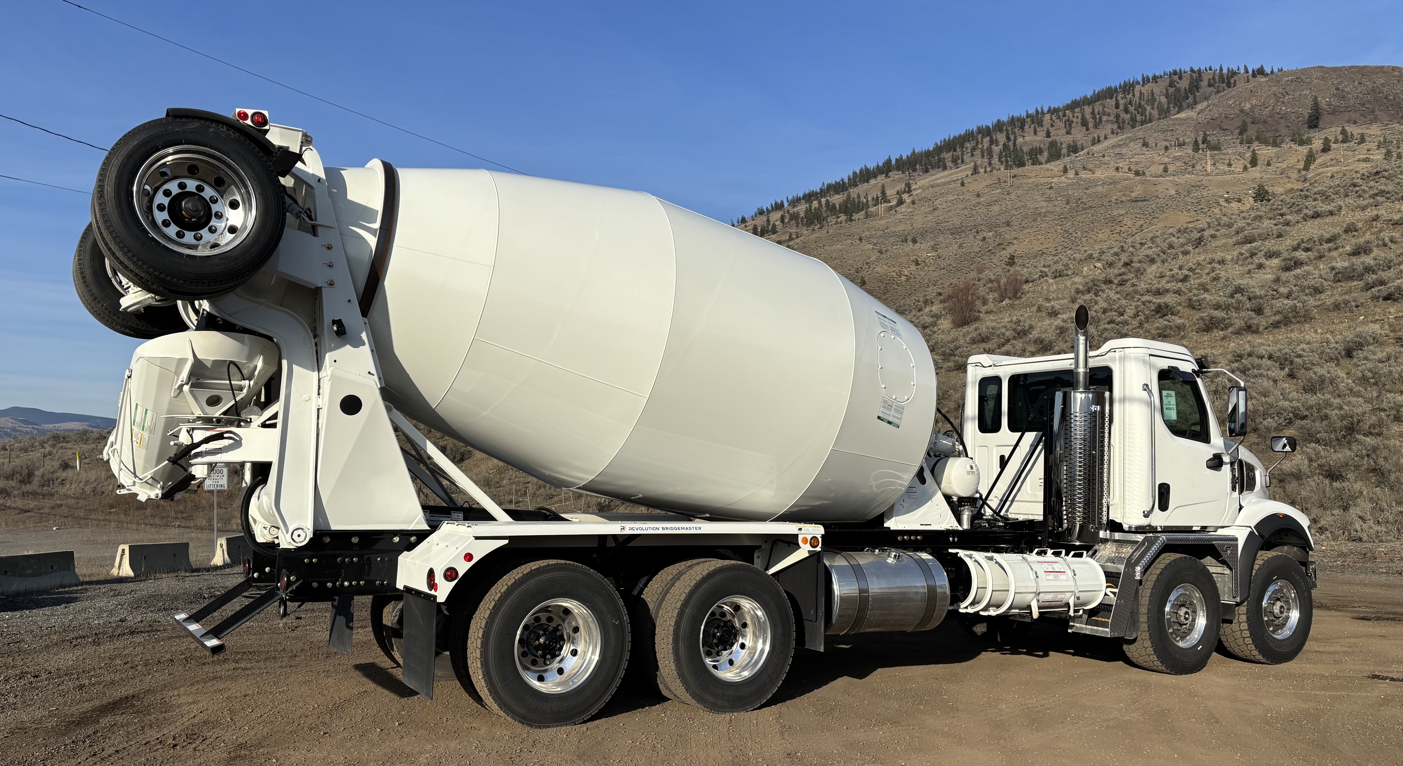 2026 WESTERN STAR 47XSF DAY CAB" DAY CAB #WT9272N