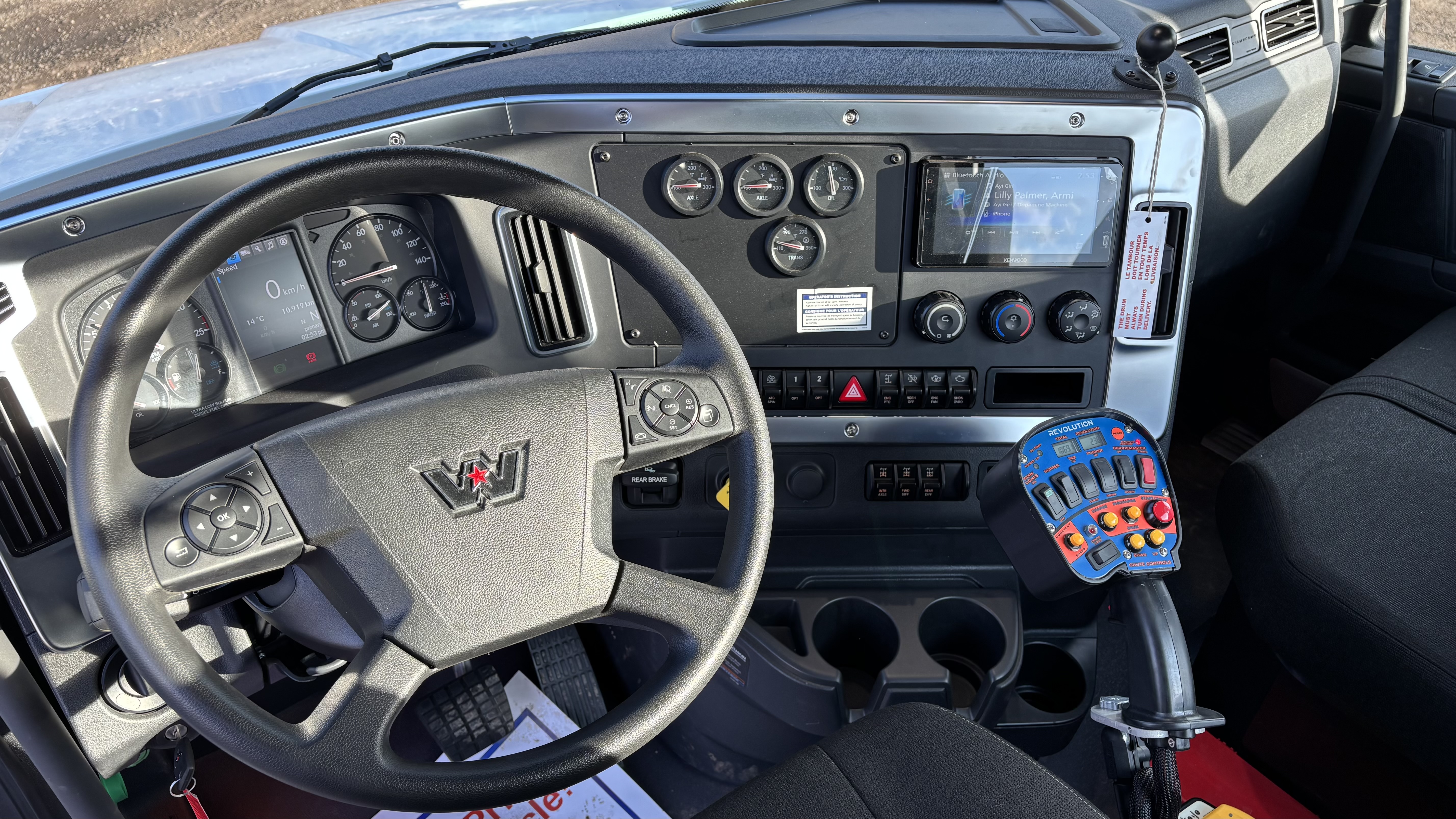 2026 WESTERN STAR 47XSF DAY CAB" DAY CAB #WT9272N