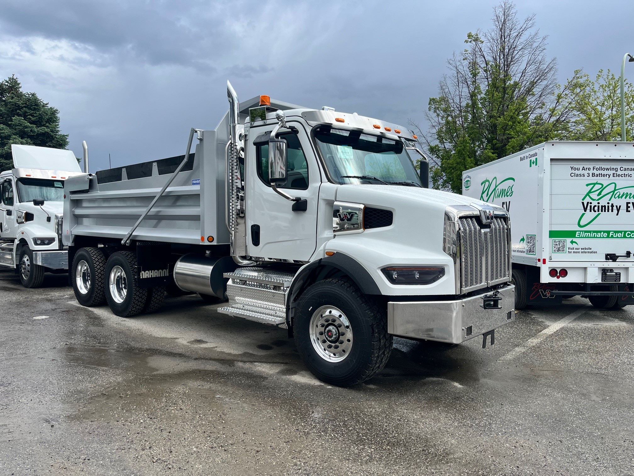 2026 WESTERN STAR 47XSB DAY CAB" DAY CAB #WL4998N