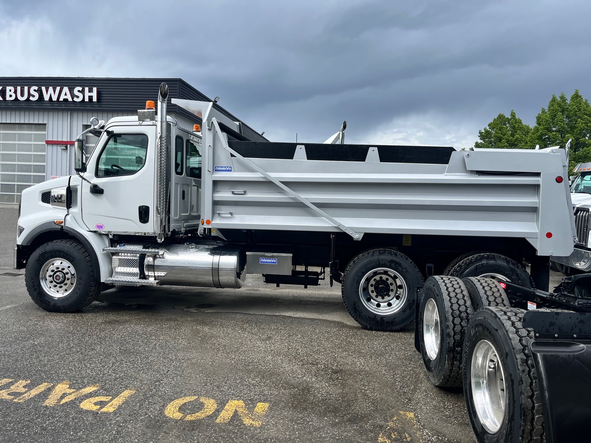 2026 WESTERN STAR 47XSB DAY CAB" DAY CAB #WL4998N