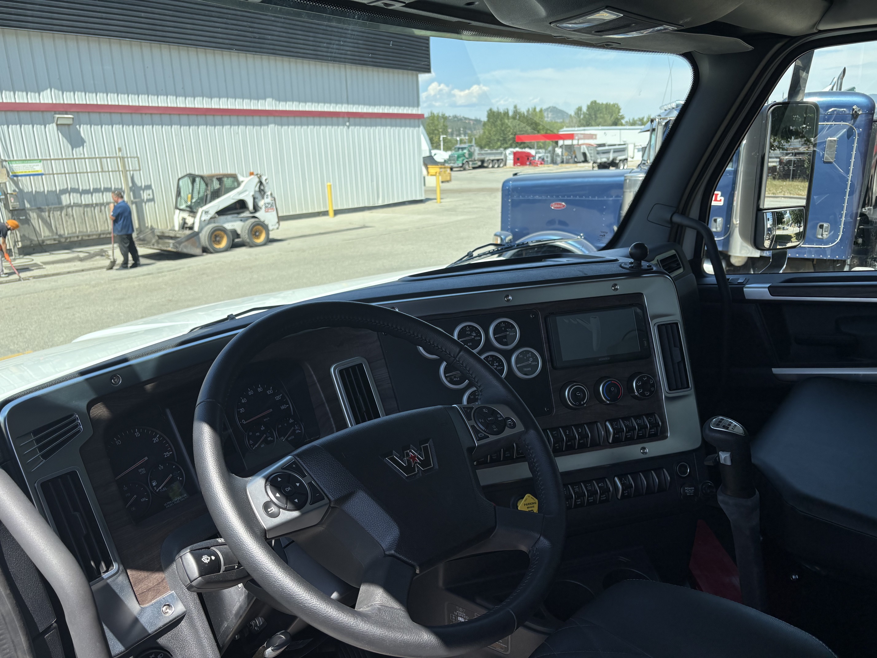 2026 WESTERN STAR 49X DAY CAB" DAY CAB #WT9240N