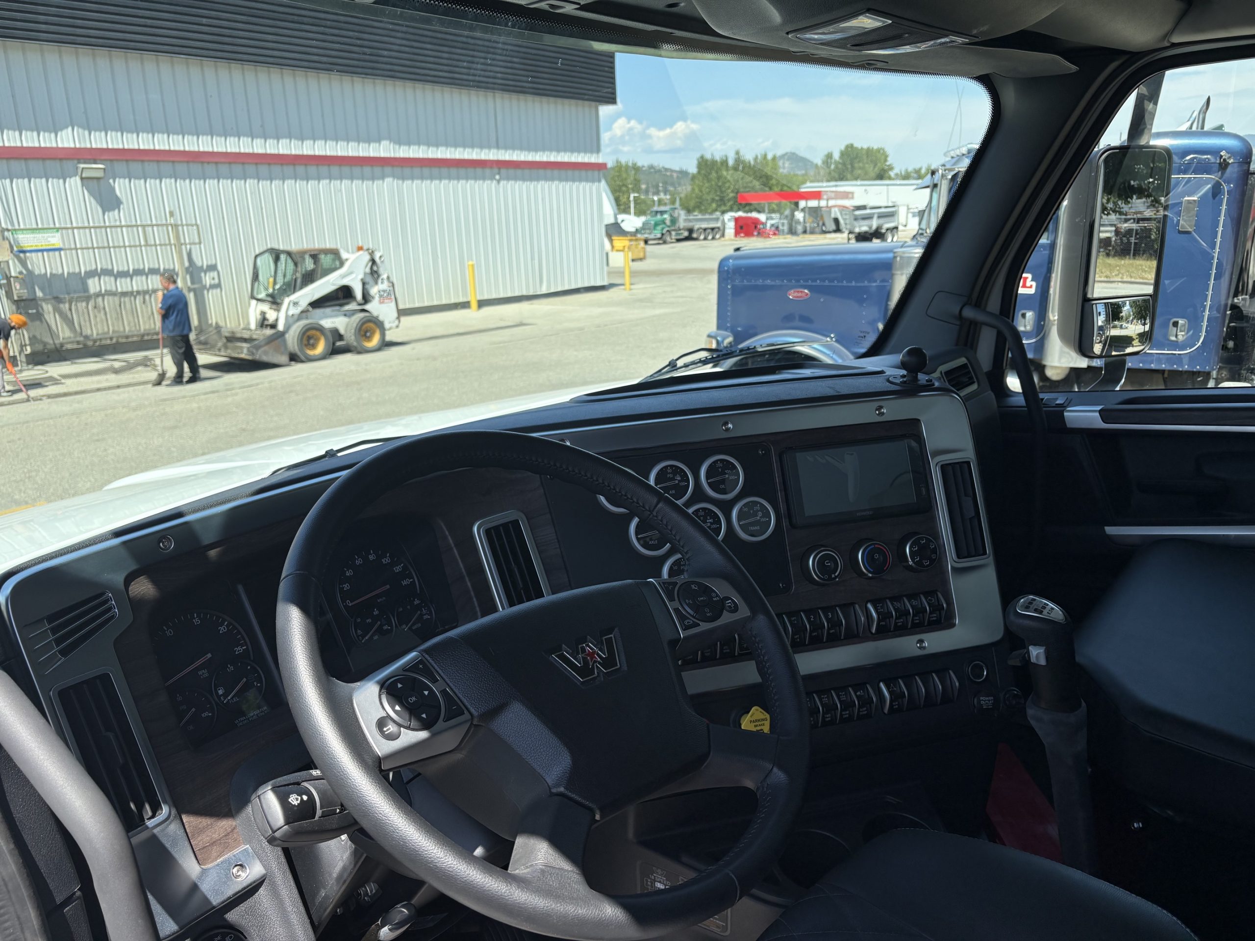 2026 WESTERN STAR 49X DAY CAB" DAY CAB #WT9240N