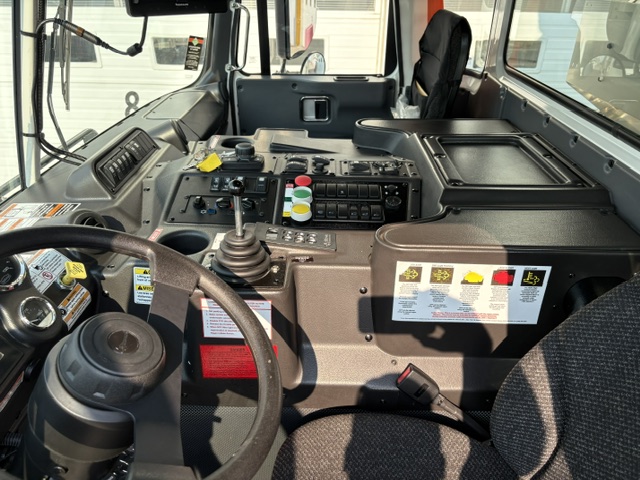 2025 AUTOCAR ACX64 #250747