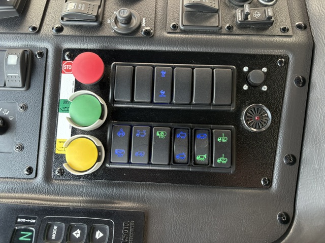 2025 AUTOCAR ACX64 #250748