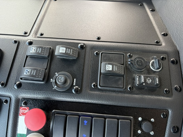 2025 AUTOCAR ACX64 #250748